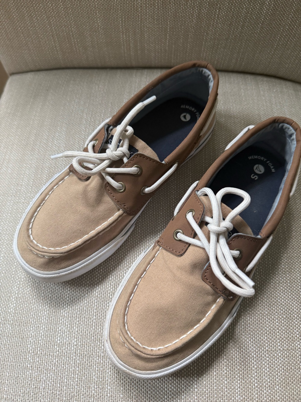Like NEW! Classic Sperry Boys Boat Shoes in Tan
